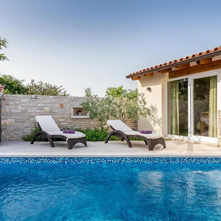 Casa vacanze Amazing In Klimni With Kitchen *