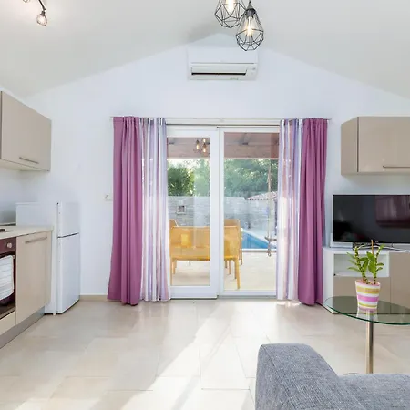 Amazing In Klimni With Kitchen Bencici
